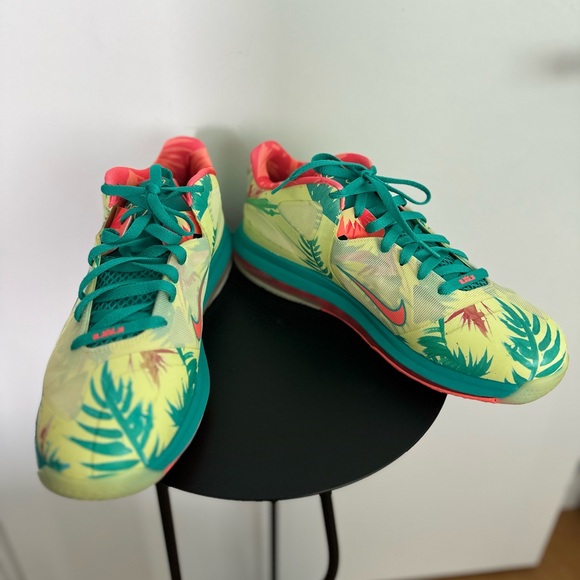 Nike Mens LeBron IX Low Basketball Shoes - Picture 2 of 6